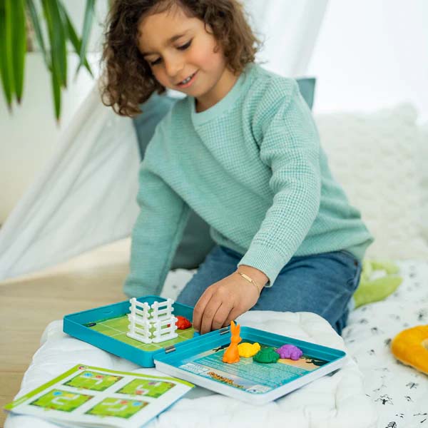 Smart Games- Turtle Tactics Magnetic Travel Game